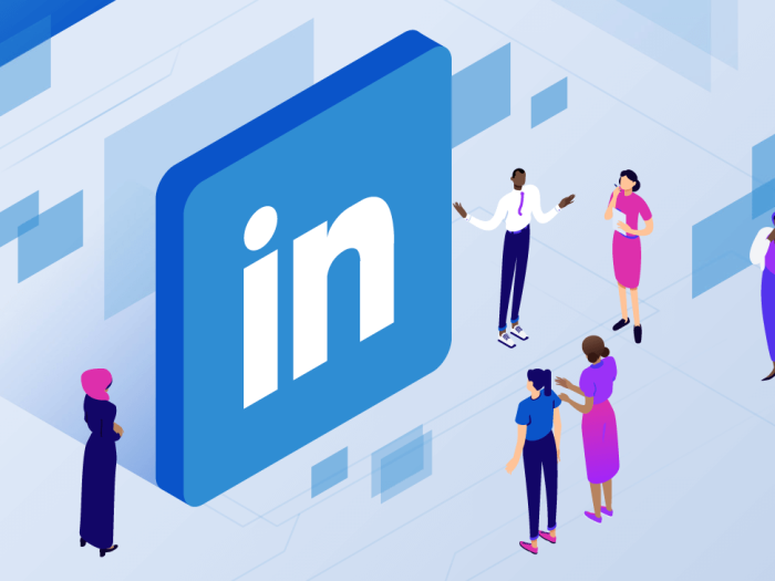 Smart Ways to Attract Recruiters on Your LinkedIn Profile